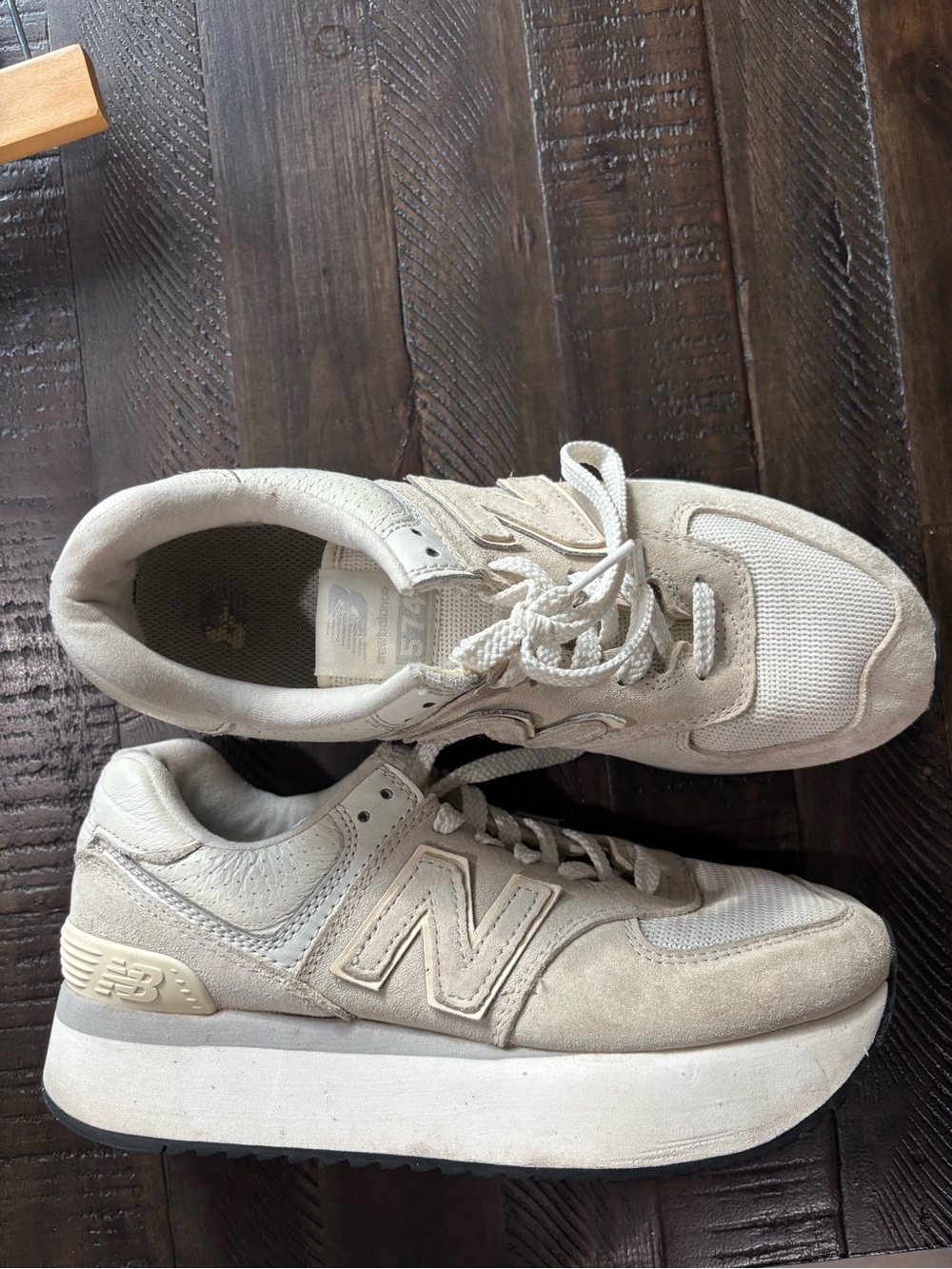 New Balance 574 WL574ZA4 Beige/White Suede Mesh Low Top Lace-Up Sneakers - Picture 2 of 7